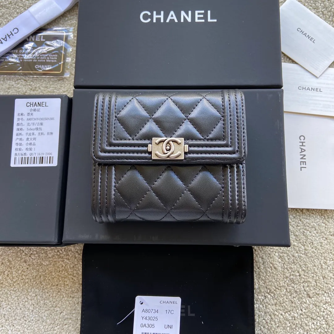 480💰Xiaoxiang imported Italian leather Item number: A80734 Size: W11.5×h10.5×d3cm Color: black sheep color silver hardware