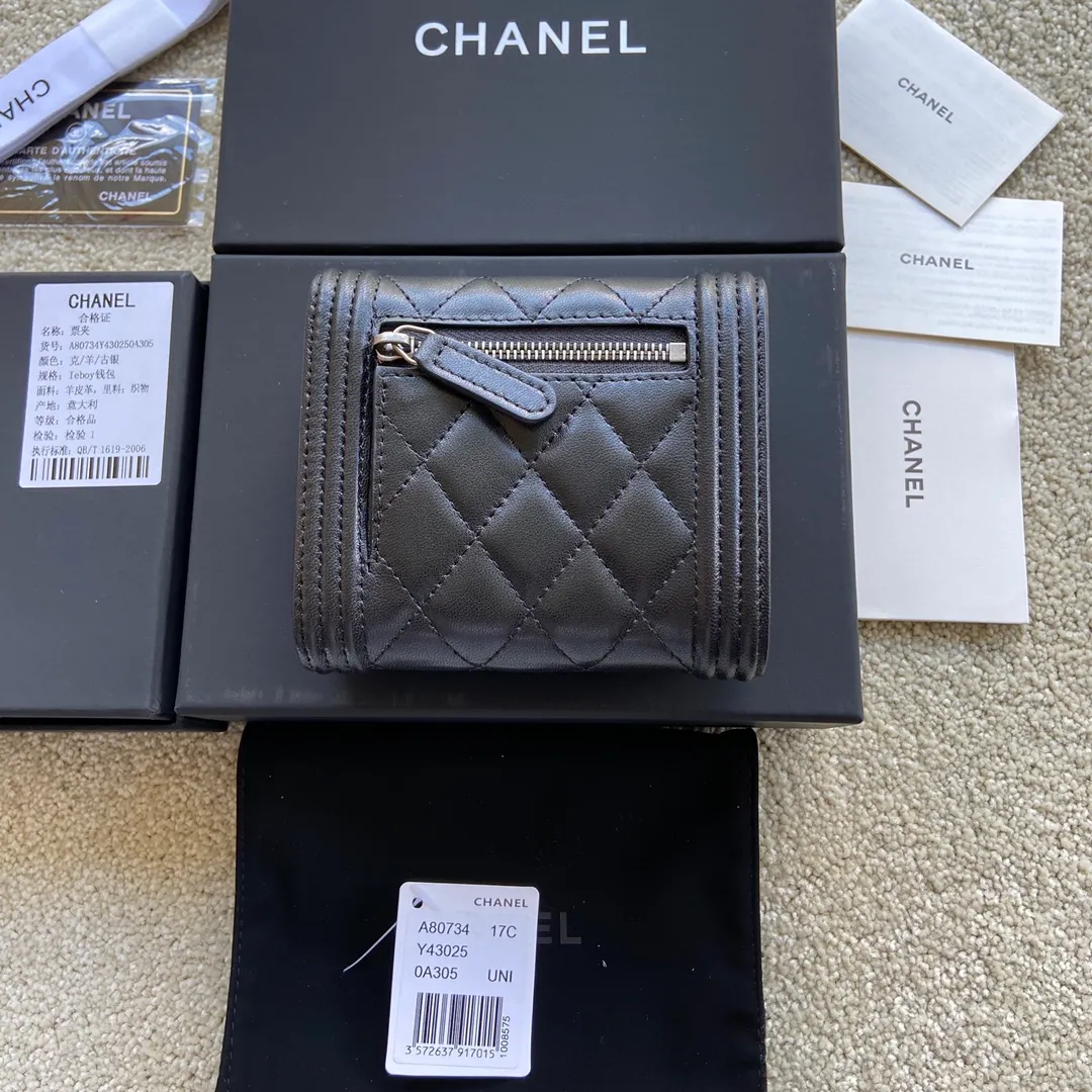 480💰Xiaoxiang imported Italian leather Item number: A80734 Size: W11.5×h10.5×d3cm Color: black sheep color silver hardware
