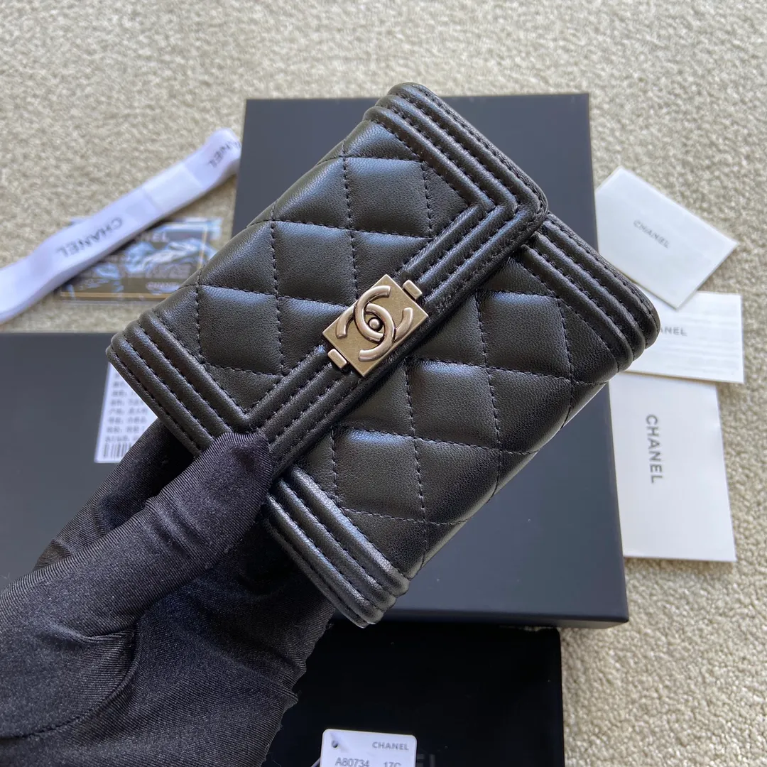 480💰Xiaoxiang imported Italian leather Item number: A80734 Size: W11.5×h10.5×d3cm Color: black sheep color silver hardware