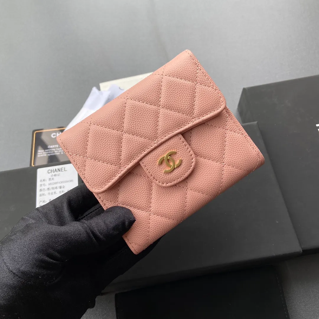 440💰Xiaoxiang imported Italian fine grain calfskin Item number: A82288 Size: w10.5×h11.5×d3cm Color: pink fine ball pattern silver steel mark