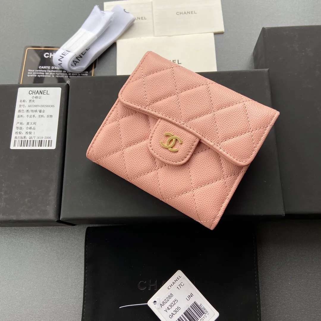 440💰Xiaoxiang imported Italian fine grain calfskin Item number: A82288 Size: w10.5×h11.5×d3cm Color: pink fine ball pattern silver steel mark
