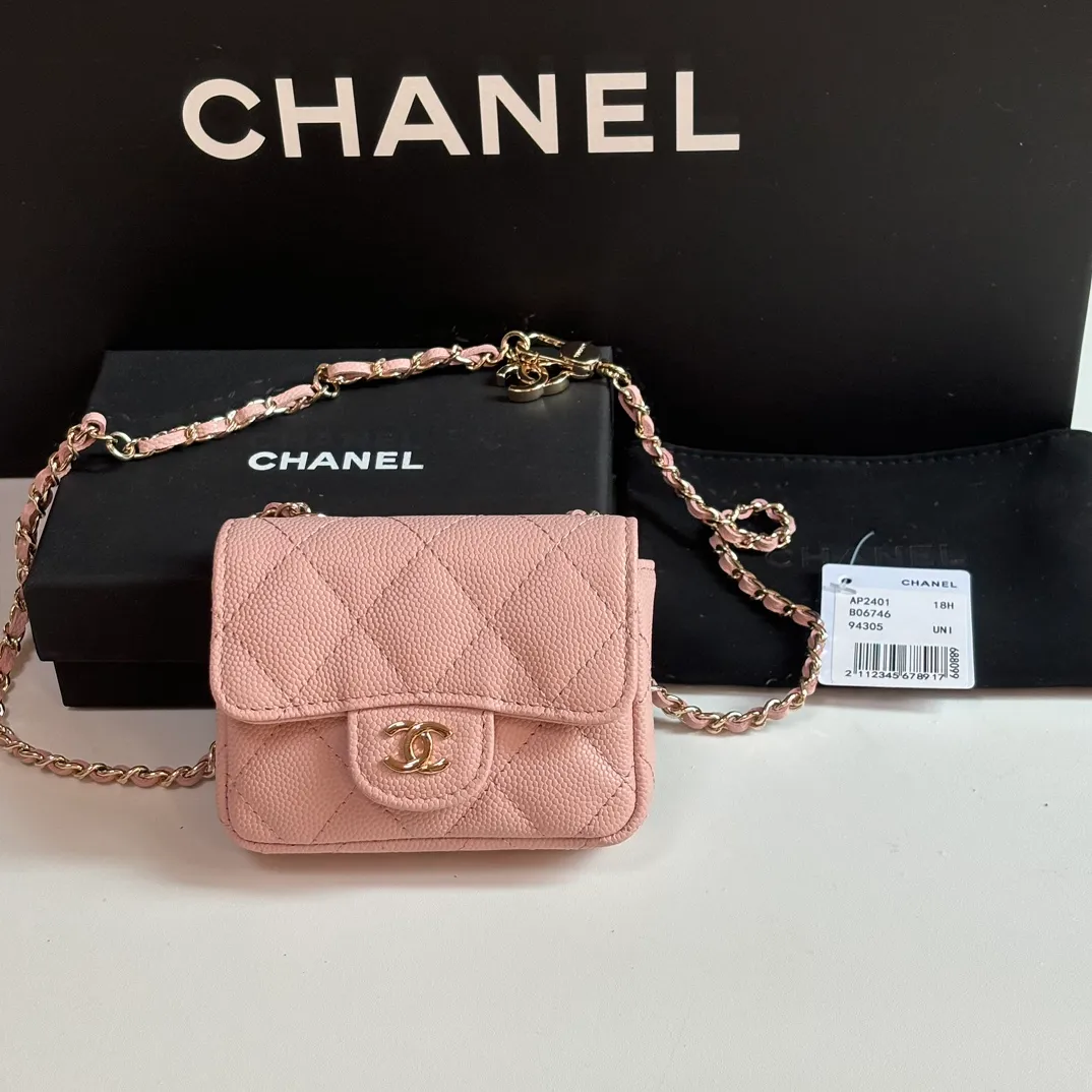 460💰 ❤️❤️❤️Ohanel's new waist bag has arrived. Original quality and beautiful details...AP4802Y size 10x8x3.5cm