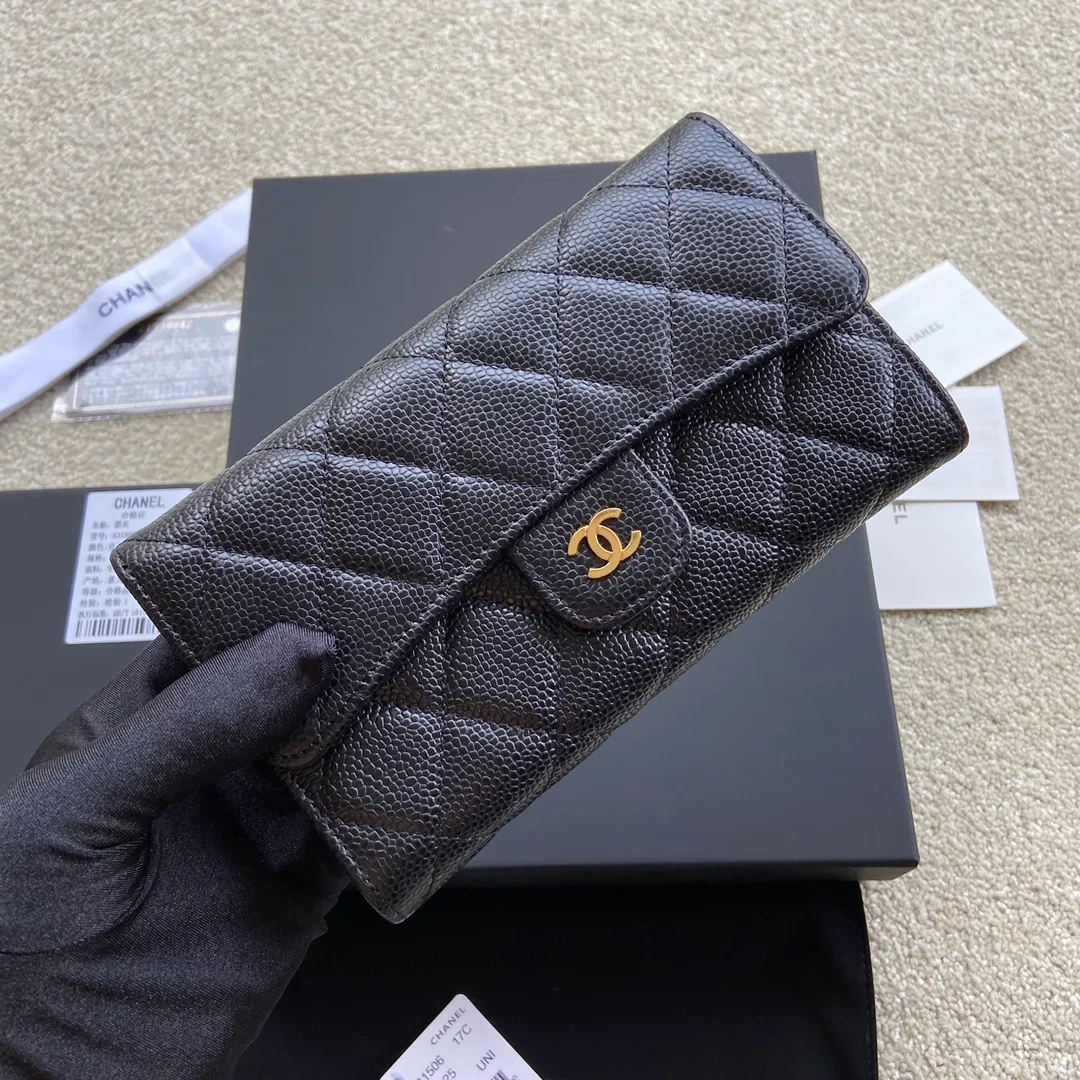 Xiaoxiang imported Italian grain cowhide, long model with 30% off 540💰 Item number: AP63012 Size: w18.5×h10cm Color: black ball pattern gold steel mark