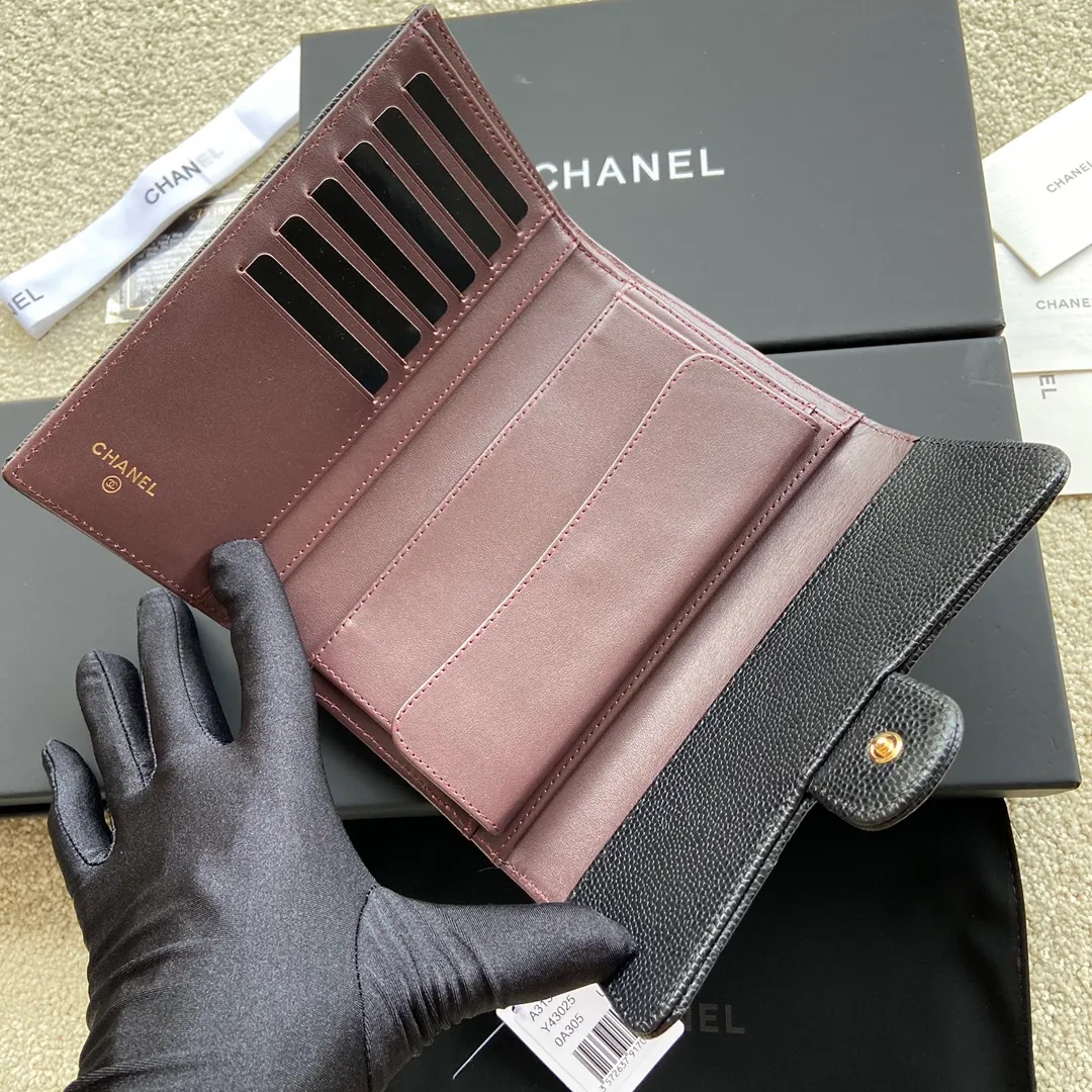 Xiaoxiang imported Italian grain cowhide, long model with 30% off 540💰 Item number: AP63012 Size: w18.5×h10cm Color: black ball pattern gold steel mark