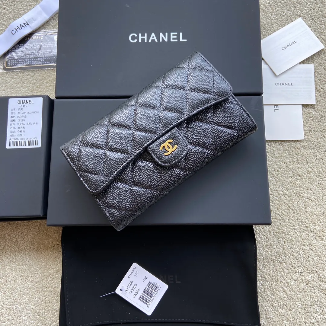 Xiaoxiang imported Italian grain cowhide, long model with 30% off 540💰 Item number: AP63012 Size: w18.5×h10cm Color: black ball pattern gold steel mark