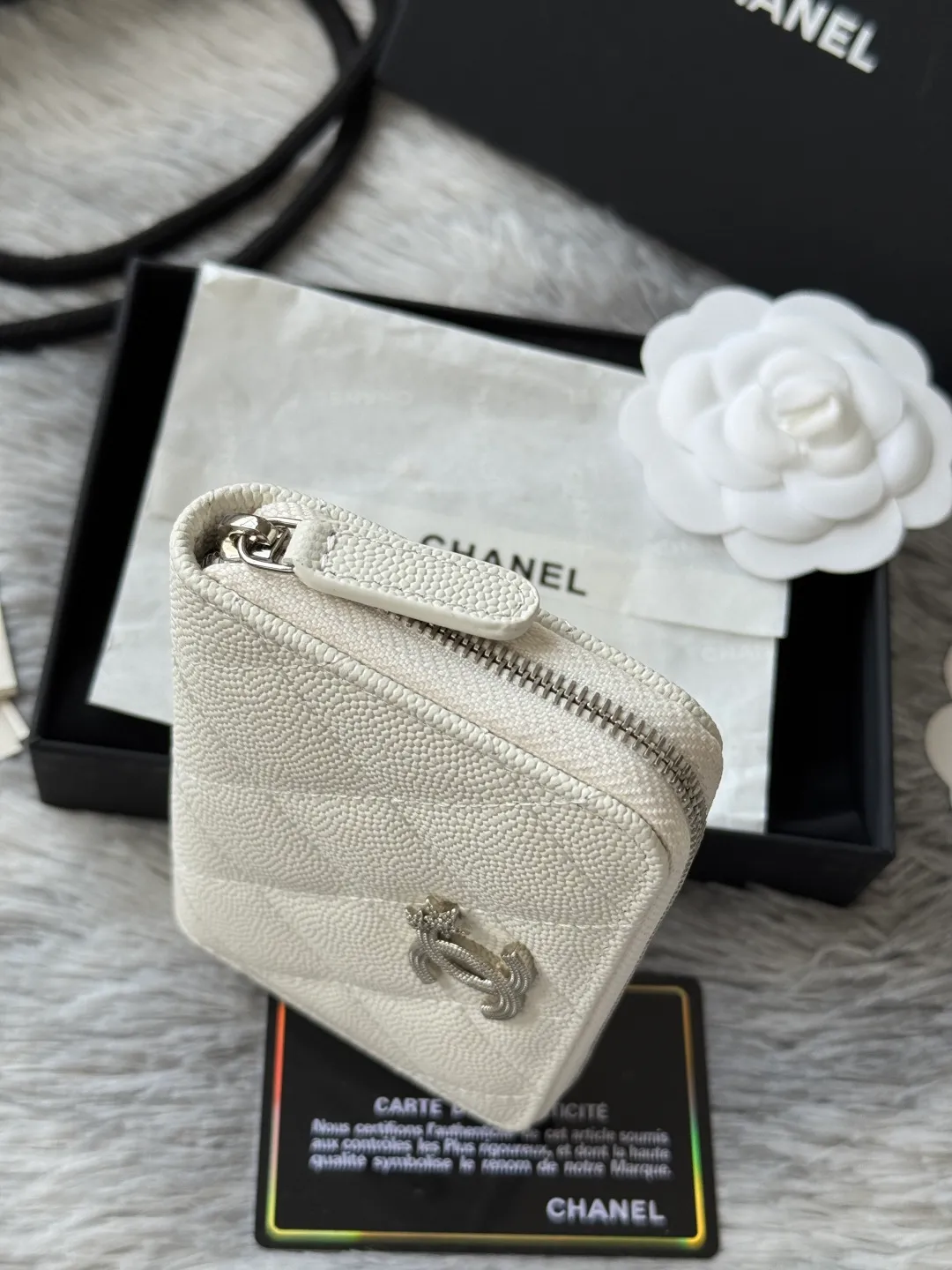 💰360💰 4050 autumn new product zipper small coin purse with zipper inside chanel small zipper card holder with new luogo zipper compartment inside made of caviar cowhide original quality credit card holder number: 4815 size: 11x7.5x2cm
