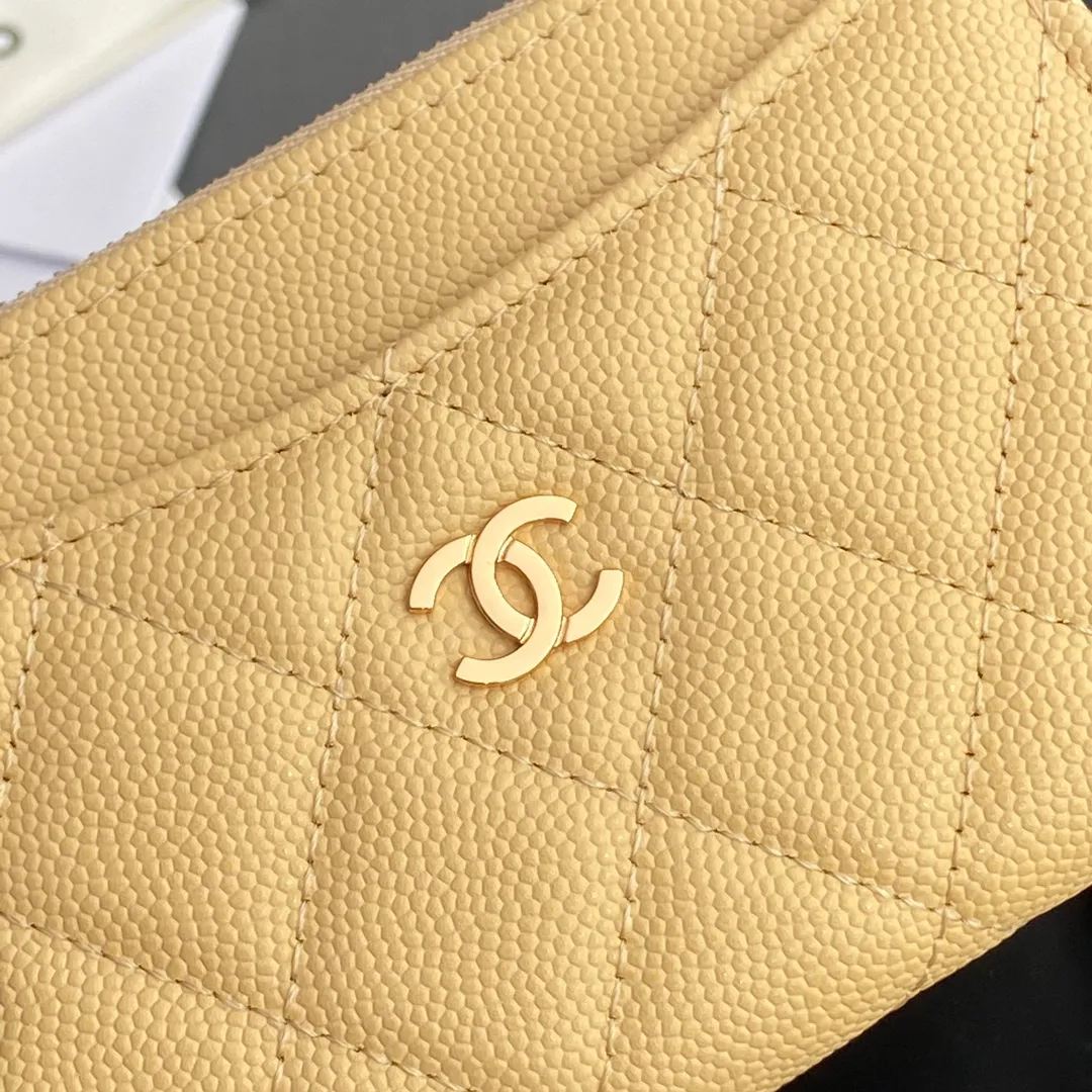 [Special grade hardware original leather] ¥320 Xiaoxiang small zipper bag card holder series Quilted card holder with iconic metal logo Gold tone metal hardware, special Italian imported leather 6 card slots, 1 small zipper bag No.: 3179 Apricot fine ball gold Size: w13×h9×2cm