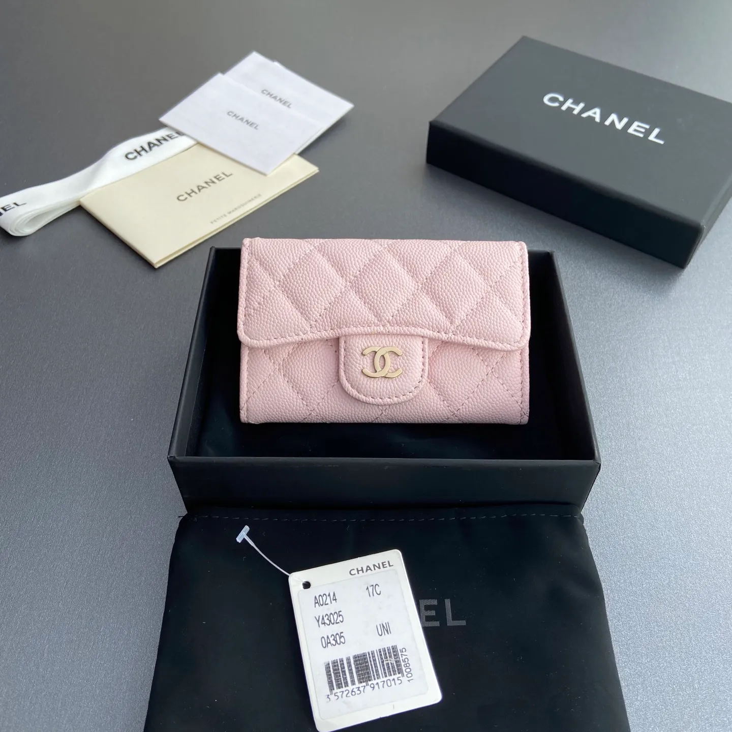 Xiaoxiang imported Italian leather Item number: AP428 Price: 300 Size: w11×h7cm Color: Light pink fine ball pattern light gold steel mark