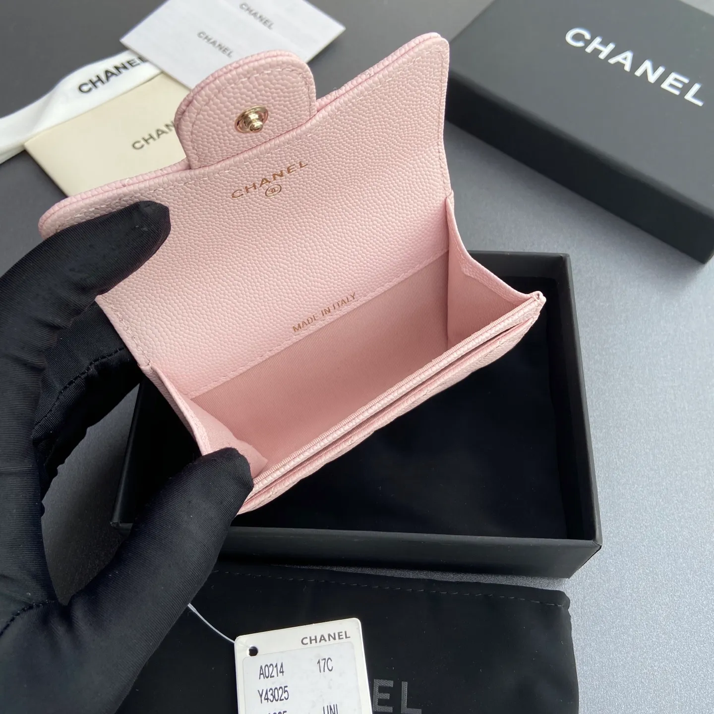 Xiaoxiang imported Italian leather Item number: AP428 Price: 300 Size: w11×h7cm Color: Light pink fine ball pattern light gold steel mark