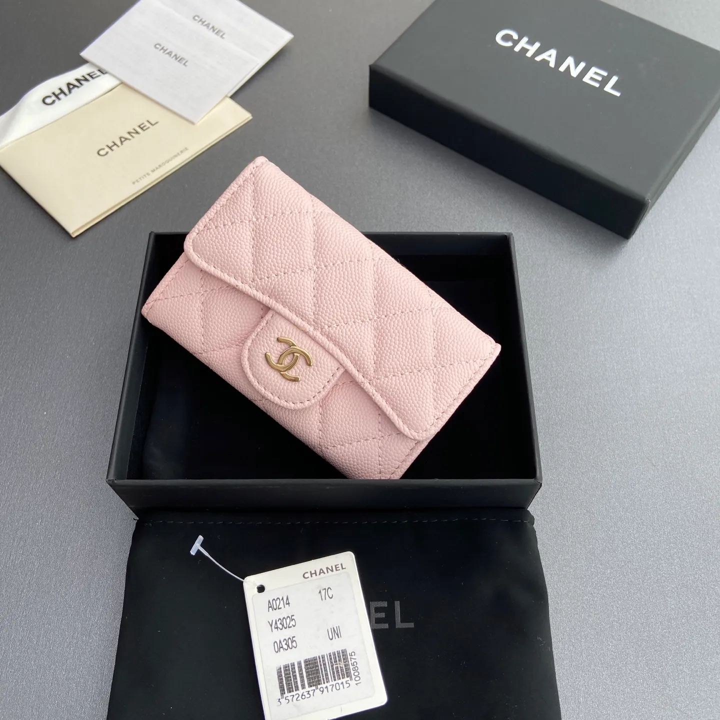 Xiaoxiang imported Italian leather Item number: AP428 Price: 300 Size: w11×h7cm Color: Light pink fine ball pattern light gold steel mark