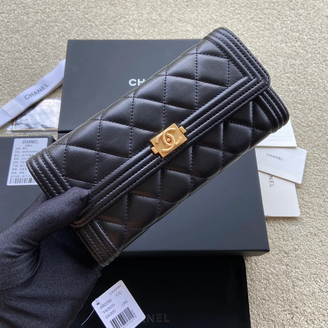 480💰Xiaoxiang imported Italian sheepskin Item number: A80286 Size: w19×h10.5×d3cm Color: black sheepskin with gold mark