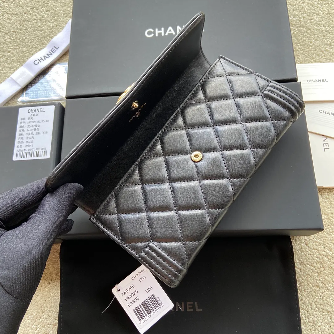 480💰Xiaoxiang imported Italian sheepskin Item number: A80286 Size: w19×h10.5×d3cm Color: black sheepskin with gold mark