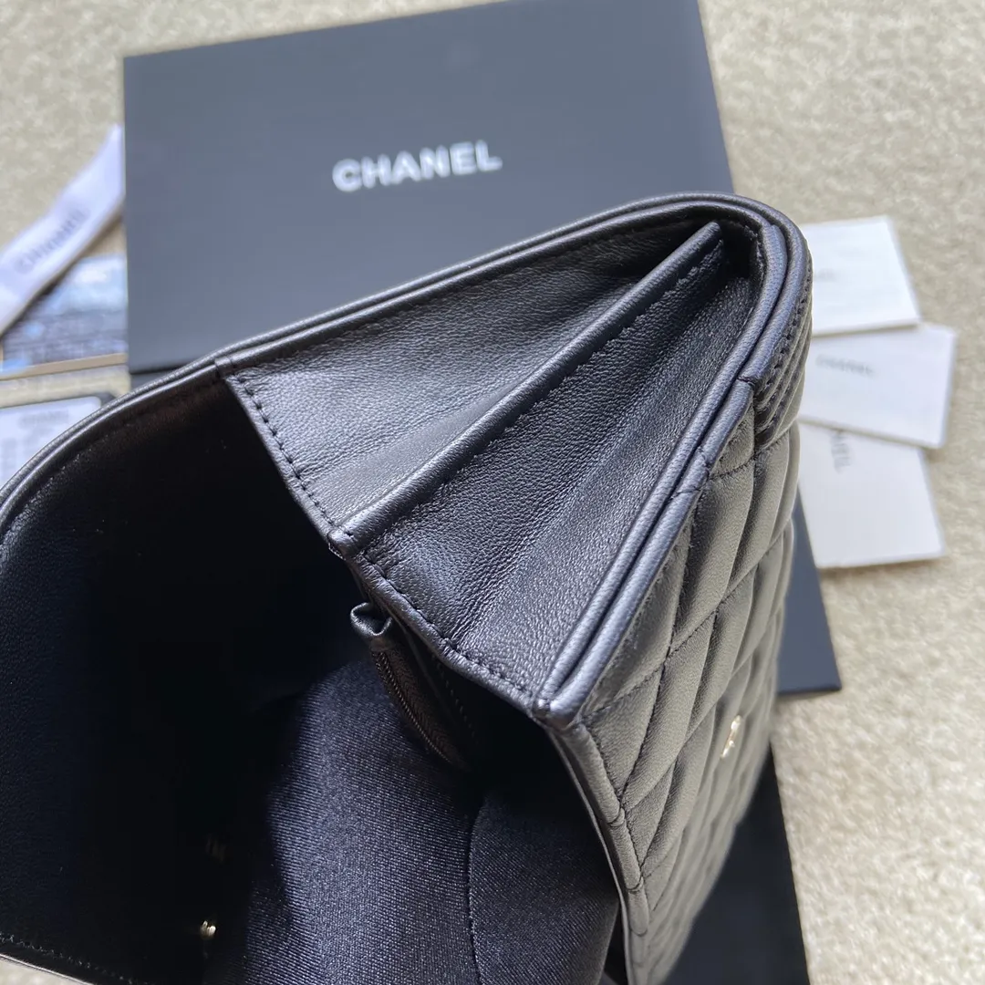 480💰Xiaoxiang imported Italian sheepskin Item number: A80286 Size: w19×h10.5×d3cm Color: black sheepskin with gold mark