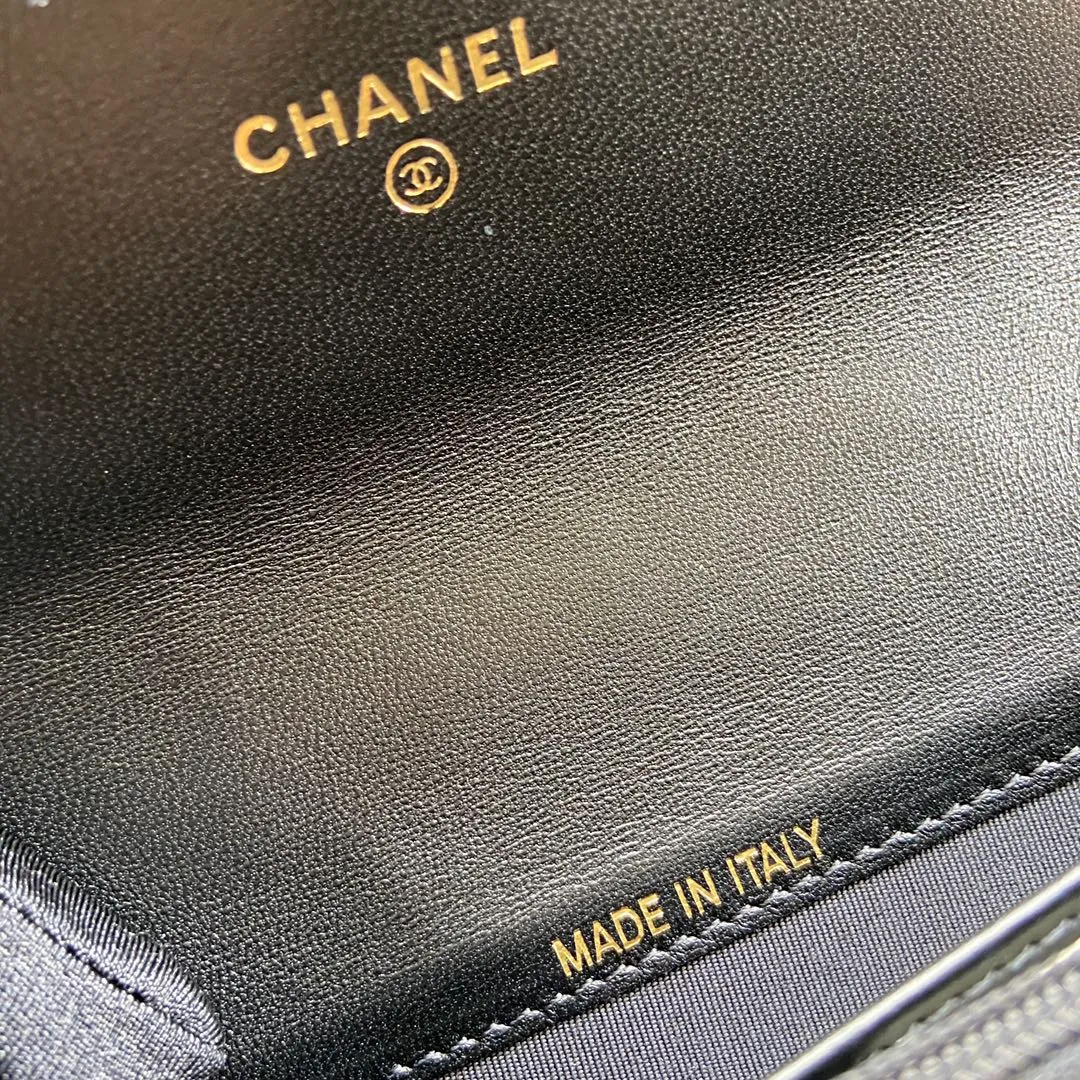 480💰Xiaoxiang imported Italian sheepskin Item number: A80286 Size: w19×h10.5×d3cm Color: black sheepskin with gold mark