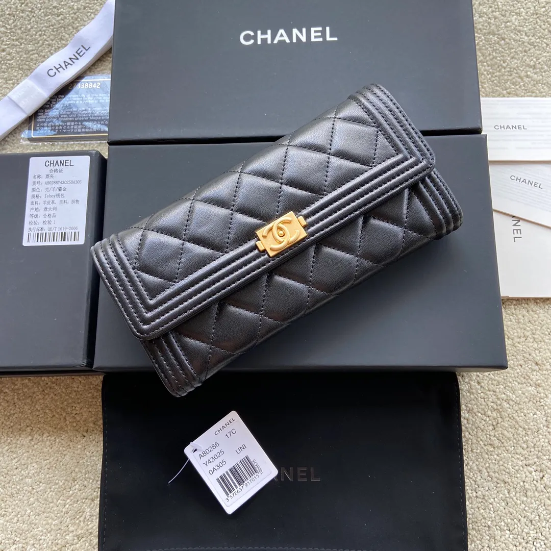 480💰Xiaoxiang imported Italian sheepskin Item number: A80286 Size: w19×h10.5×d3cm Color: black sheepskin with gold mark
