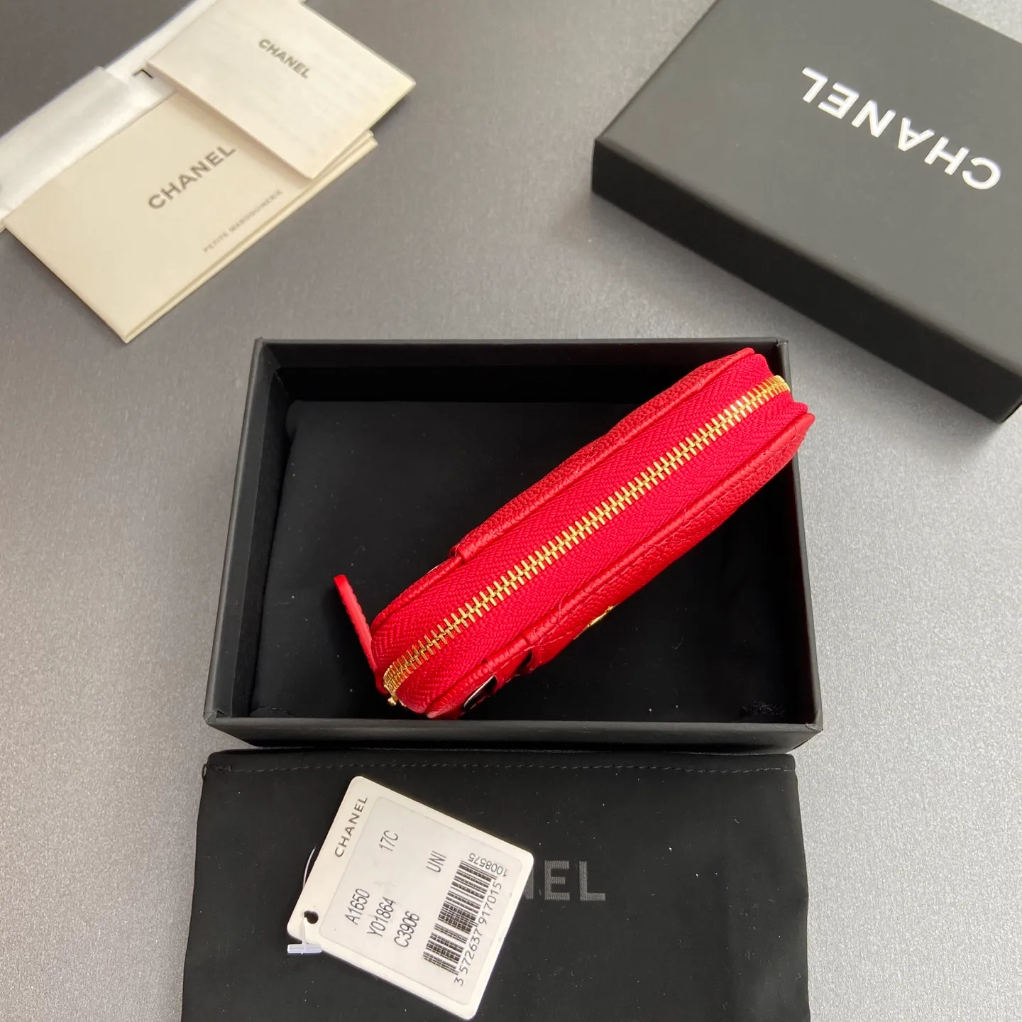 [Special grade hardware original leather] ¥280 Xiaoxiang small zipper bag card holder series with iconic metal logo, gold tone metal hardware, special Italian imported leather 2 card slots wallet bag, 4 card slots Number: 1650 Big red fine ball pattern light gold steel mark Size: w11×h7.5×2cm