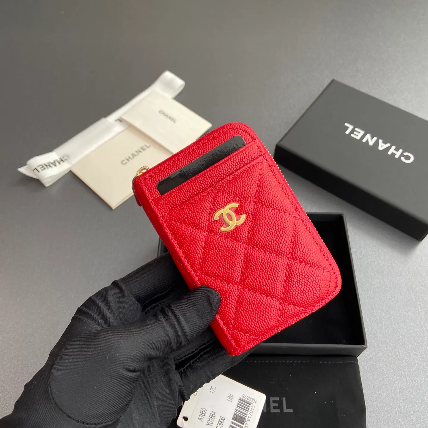 [Special grade hardware original leather] ¥280 Xiaoxiang small zipper bag card holder series with iconic metal logo, gold tone metal hardware, special Italian imported leather 2 card slots wallet bag, 4 card slots Number: 1650 Big red fine ball pattern light gold steel mark Size: w11×h7.5×2cm