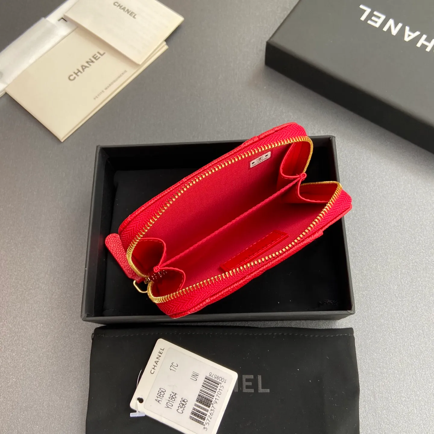 [Special grade hardware original leather] ¥280 Xiaoxiang small zipper bag card holder series with iconic metal logo, gold tone metal hardware, special Italian imported leather 2 card slots wallet bag, 4 card slots Number: 1650 Big red fine ball pattern light gold steel mark Size: w11×h7.5×2cm