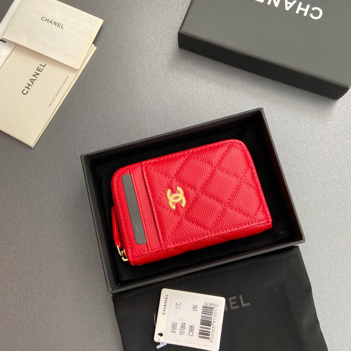 [Special grade hardware original leather] ¥280 Xiaoxiang small zipper bag card holder series with iconic metal logo, gold tone metal hardware, special Italian imported leather 2 card slots wallet bag, 4 card slots Number: 1650 Big red fine ball pattern light gold steel mark Size: w11×h7.5×2cm