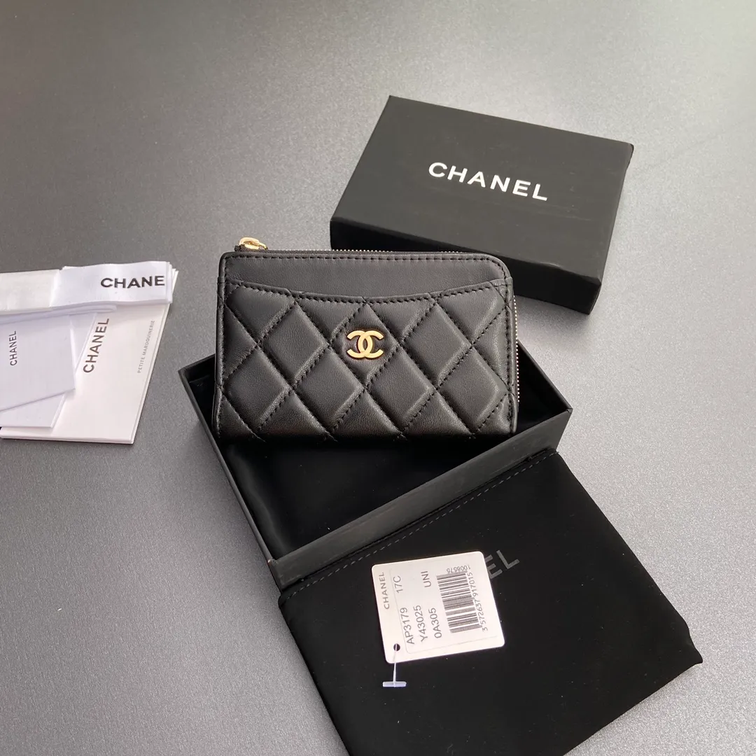 [Special grade hardware original leather] ¥320 Xiaoxiang small zipper bag card holder series Quilted card holder with iconic metal logo Gold tone metal hardware, special Italian imported leather 6 card slots, 1 small zipper bag No.: 3179 Size: w13×h9×2cm