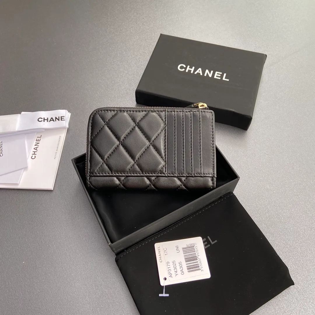 [Special grade hardware original leather] ¥320 Xiaoxiang small zipper bag card holder series Quilted card holder with iconic metal logo Gold tone metal hardware, special Italian imported leather 6 card slots, 1 small zipper bag No.: 3179 Size: w13×h9×2cm