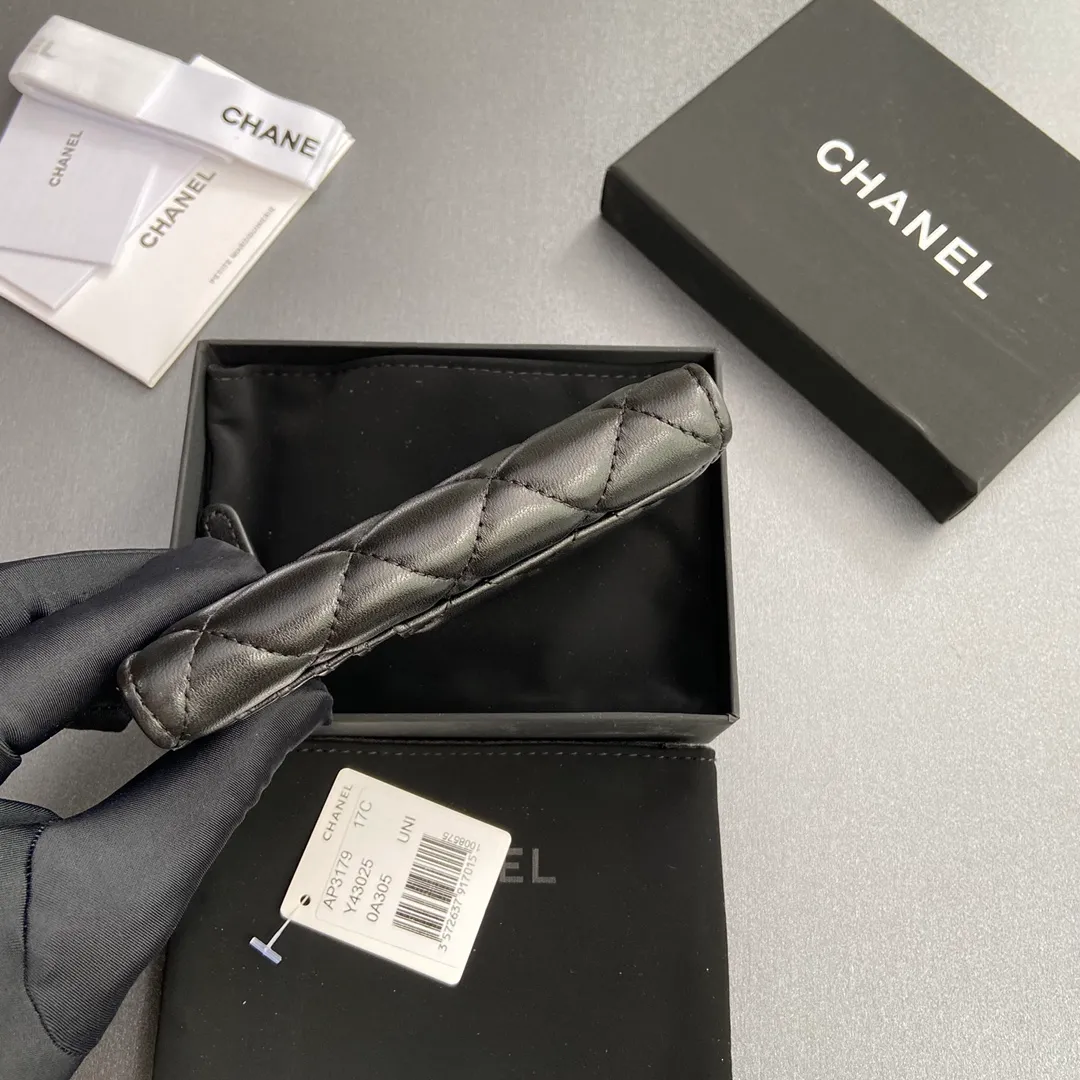[Special grade hardware original leather] ¥320 Xiaoxiang small zipper bag card holder series Quilted card holder with iconic metal logo Gold tone metal hardware, special Italian imported leather 6 card slots, 1 small zipper bag No.: 3179 Size: w13×h9×2cm