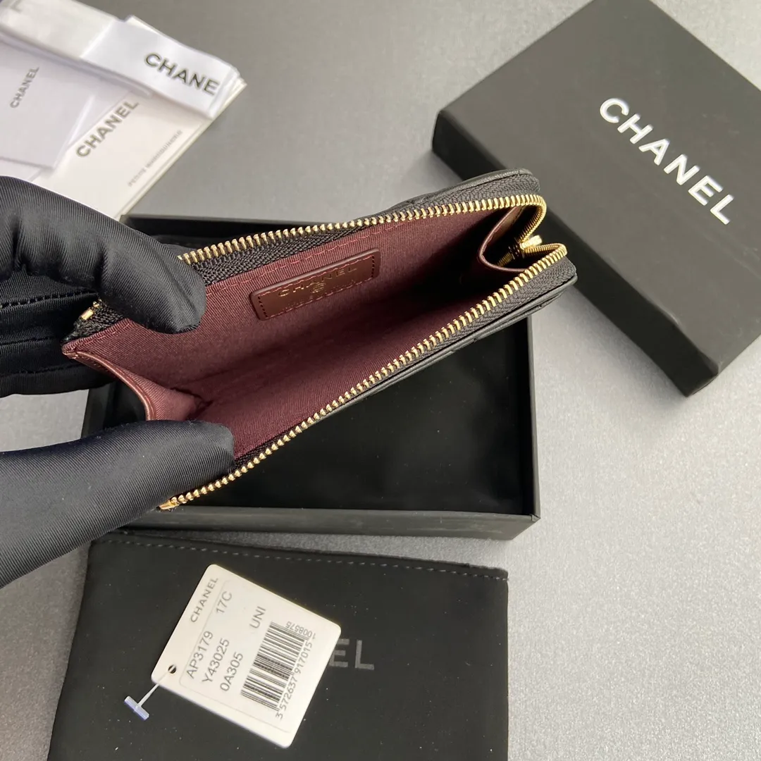 [Special grade hardware original leather] ¥320 Xiaoxiang small zipper bag card holder series Quilted card holder with iconic metal logo Gold tone metal hardware, special Italian imported leather 6 card slots, 1 small zipper bag No.: 3179 Size: w13×h9×2cm