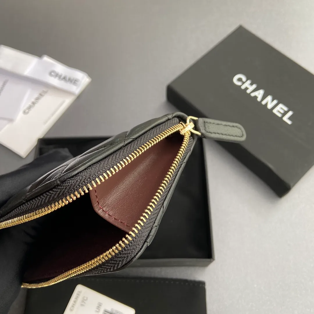[Special grade hardware original leather] ¥320 Xiaoxiang small zipper bag card holder series Quilted card holder with iconic metal logo Gold tone metal hardware, special Italian imported leather 6 card slots, 1 small zipper bag No.: 3179 Size: w13×h9×2cm