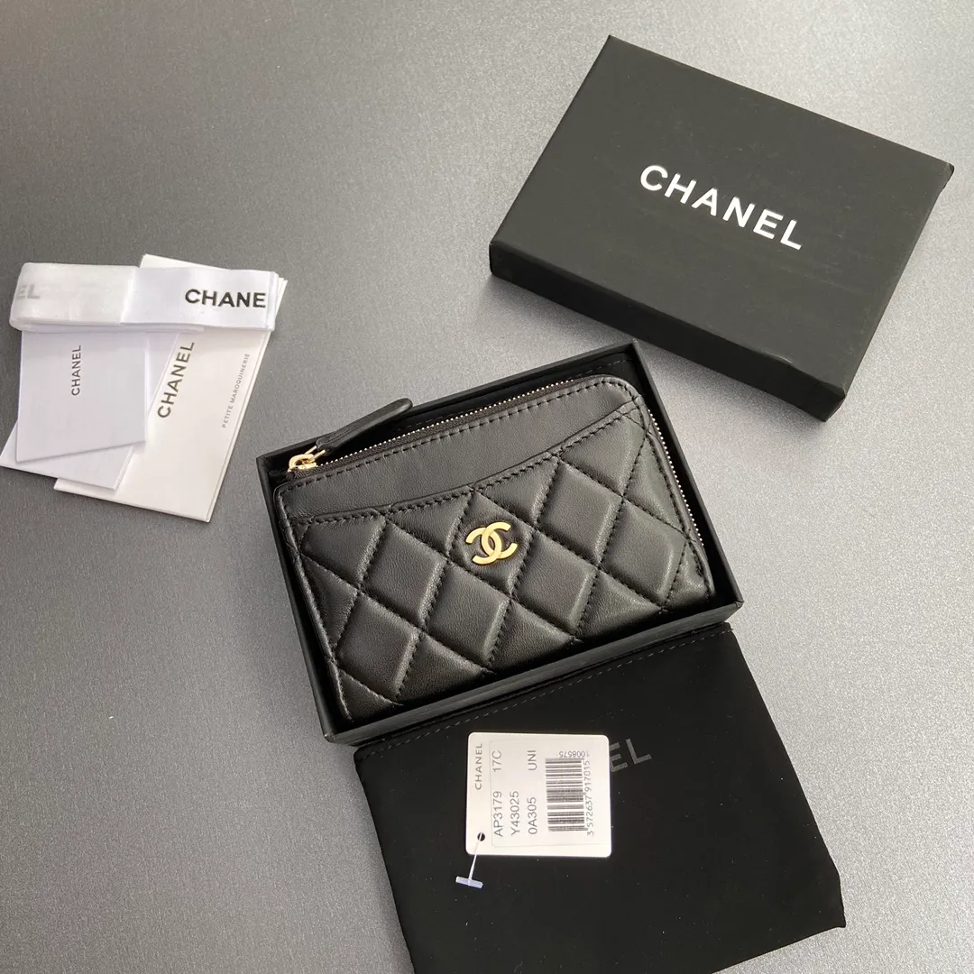 [Special grade hardware original leather] ¥320 Xiaoxiang small zipper bag card holder series Quilted card holder with iconic metal logo Gold tone metal hardware, special Italian imported leather 6 card slots, 1 small zipper bag No.: 3179 Size: w13×h9×2cm