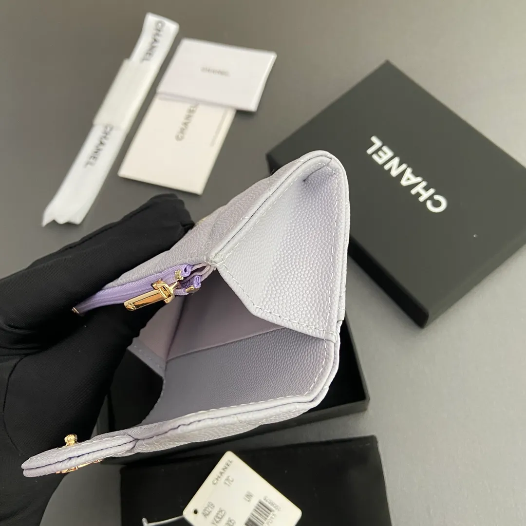 Xiaoxiang imported Italian leather Item number: AP438 (inner compartment with zipper) 💰: 280 Size: w11×h7cm Color: light purple fine ball pattern golden steel mark