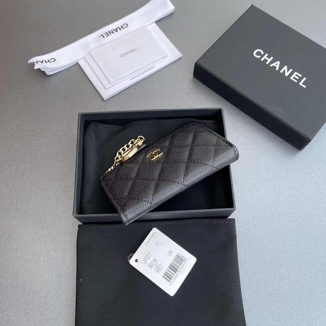 [Special grade hardware original leather] 💰320 Xiaoxiang small zipper bag card holder series Hook chain quilted card holder with iconic metal logo Gold tone metal hardware, special Italian imported leather 1 card slot wallet bag, 1 hook chain Number: 0221 Black thin ball light gold Size: w11.5×h7.5×1.5cm