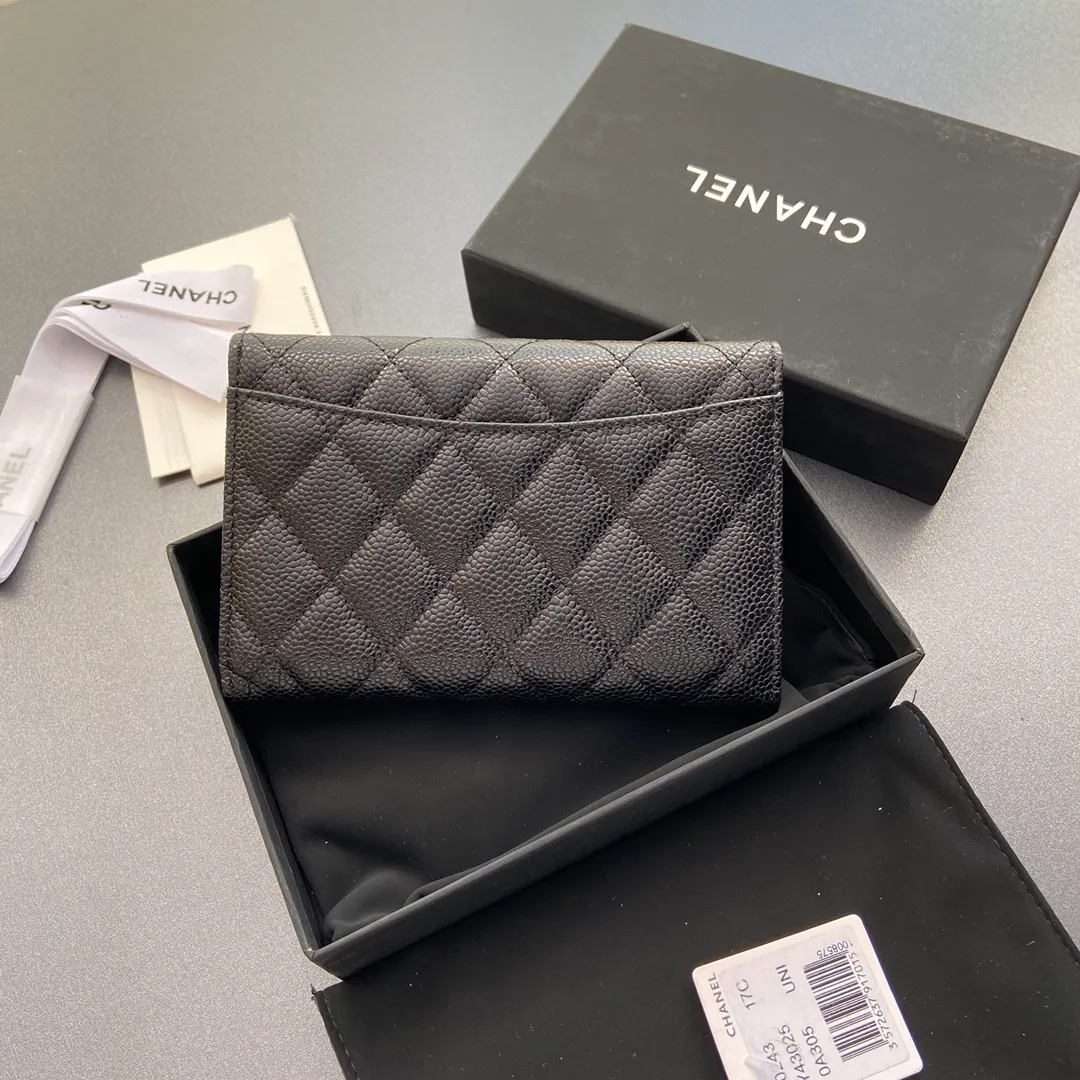 [Special grade hardware original leather] ¥500 (with pocket metal pull tag on the back) Xiaoxiang long clip flip series Quilted long clip with iconic metal logo Silver tone metal hardware, special Italian imported leather 5 card slots, 1 bill compartment, two compartments, 1 zipper bag No.: 0232 Size: w15×h10×d2.5cm