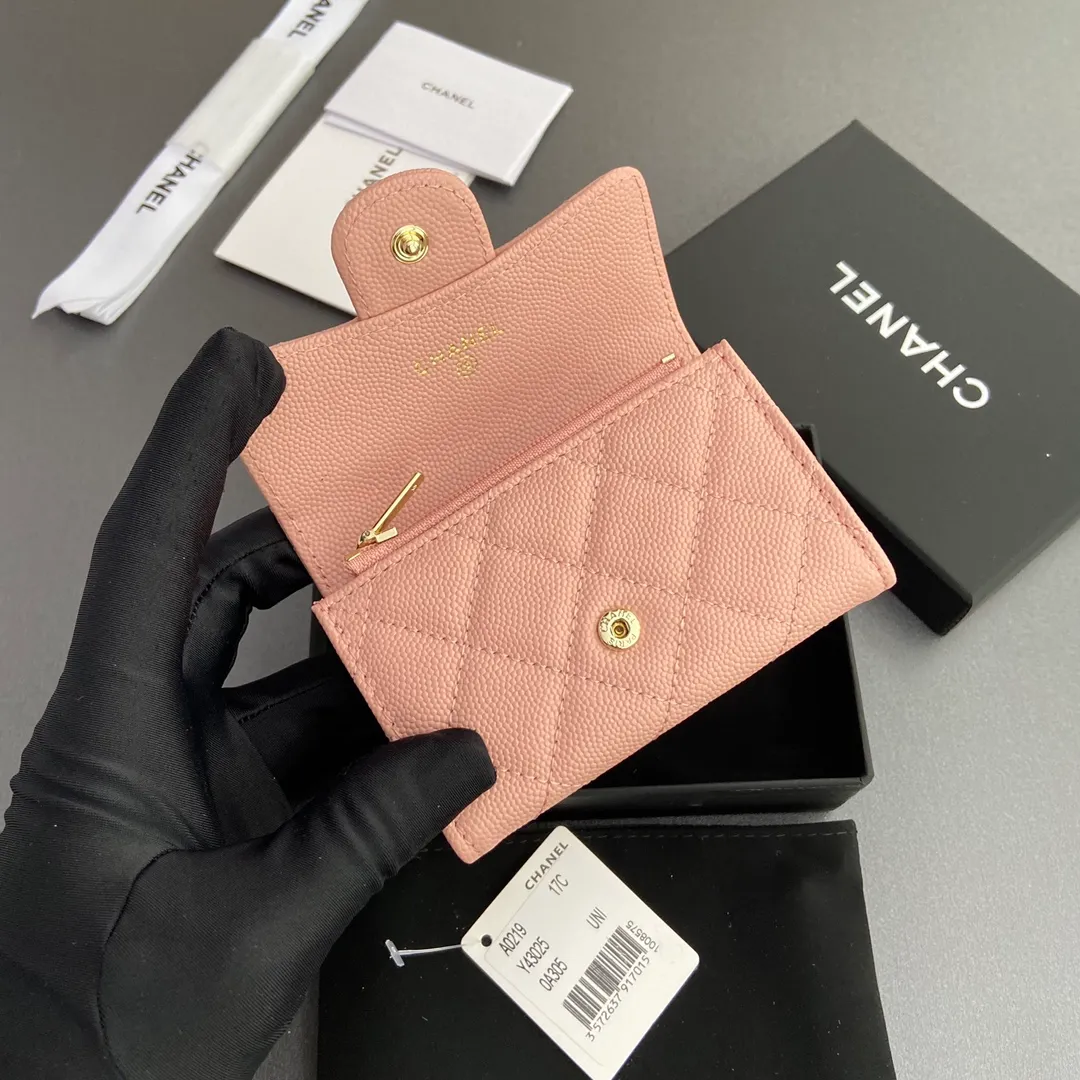Xiaoxiang imported Italian leather Item number: AP438 (inner compartment with zipper) 💰: 280 Size: w11×h7cm Color: pink fine ball pattern gold steel mark