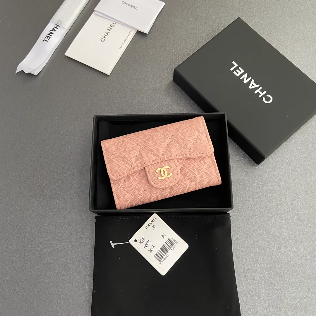Xiaoxiang imported Italian leather Item number: AP438 (inner compartment with zipper) 💰: 280 Size: w11×h7cm Color: pink fine ball pattern gold steel mark