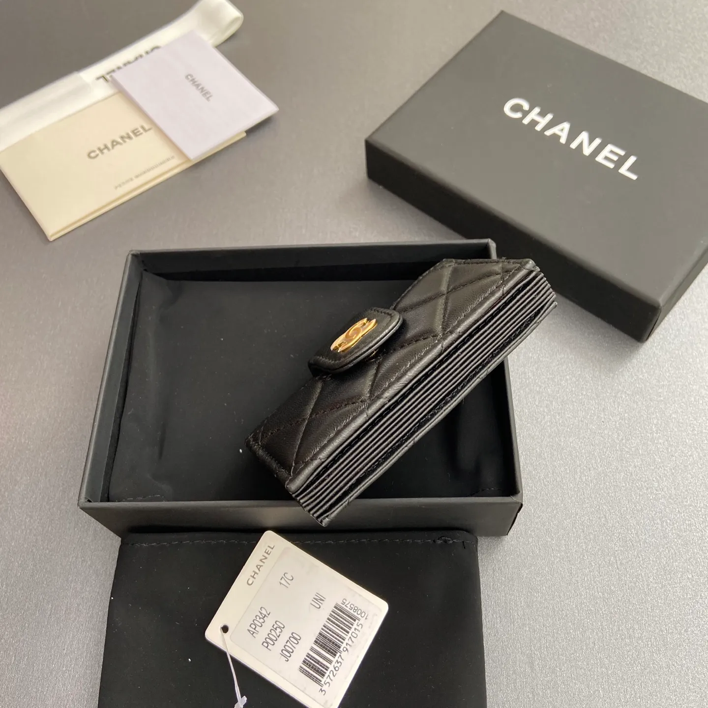 [Special grade hardware original leather] ¥400 Small fragrant organ multi-card slot card holder series with iconic metal logo, gold-toned metal hardware, exclusive Italian imported leather, 6 card slots, No.: 0342, black sheepskin, golden steel mark, size: w10×h6×2cm