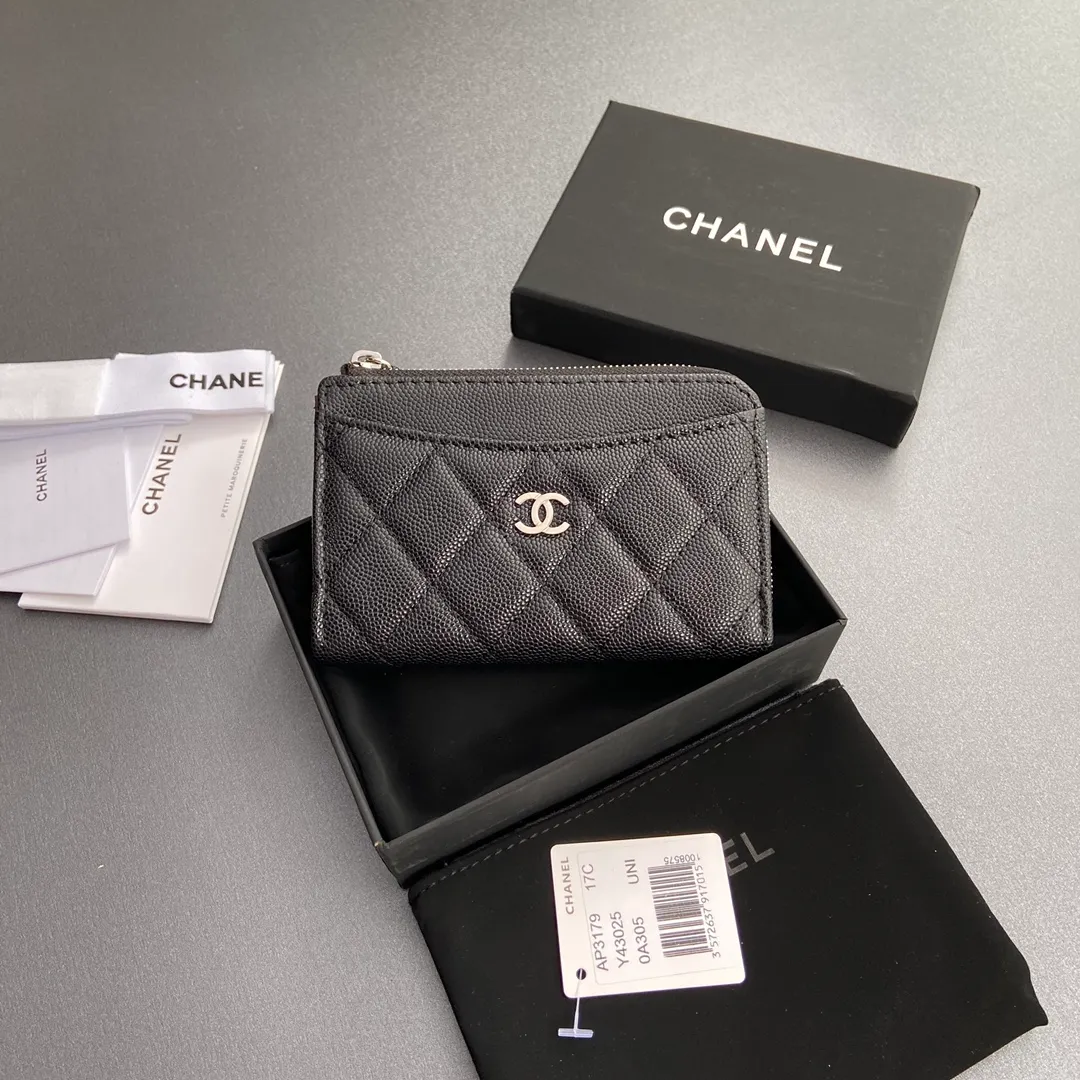 [Special grade hardware original leather] ¥320 Xiaoxiang small zipper bag card holder series Quilted card holder with iconic metal logo Silver tone metal hardware, special Italian imported leather 6 card slots, 1 small zipper bag No.: 3179 Size: w13×h9×2cm