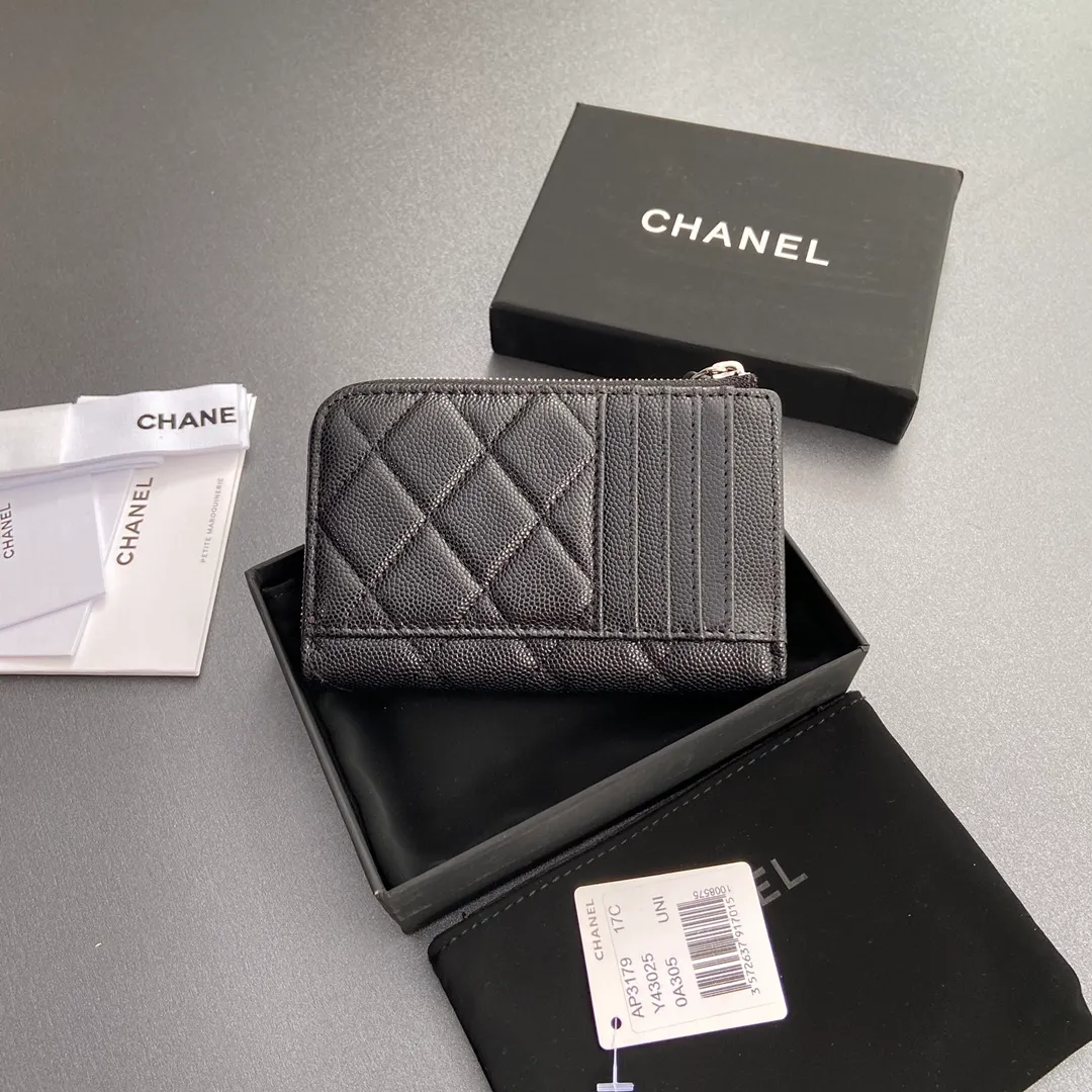 [Special grade hardware original leather] ¥320 Xiaoxiang small zipper bag card holder series Quilted card holder with iconic metal logo Silver tone metal hardware, special Italian imported leather 6 card slots, 1 small zipper bag No.: 3179 Size: w13×h9×2cm