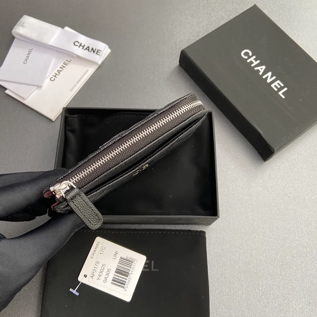 [Special grade hardware original leather] ¥320 Xiaoxiang small zipper bag card holder series Quilted card holder with iconic metal logo Silver tone metal hardware, special Italian imported leather 6 card slots, 1 small zipper bag No.: 3179 Size: w13×h9×2cm
