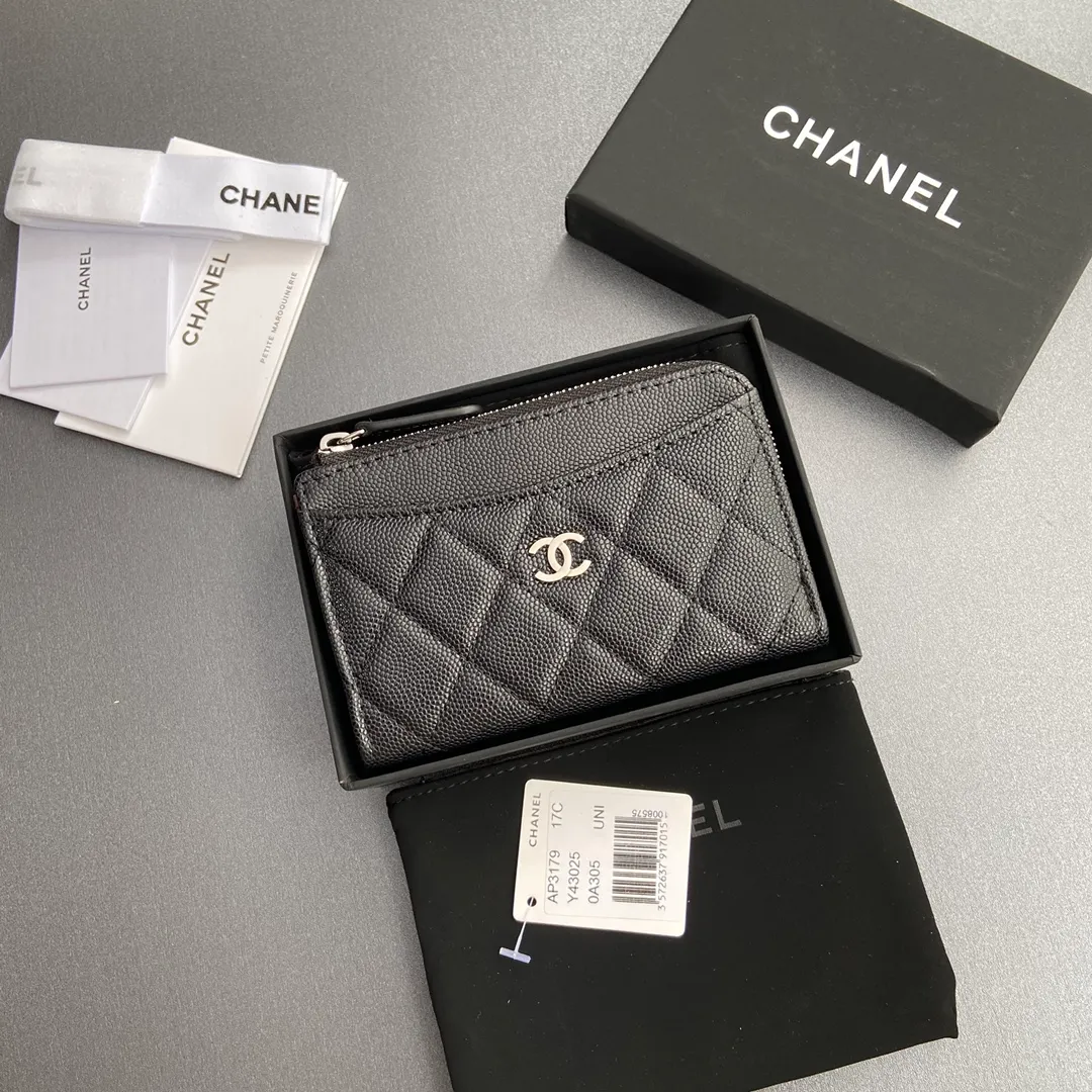 [Special grade hardware original leather] ¥320 Xiaoxiang small zipper bag card holder series Quilted card holder with iconic metal logo Silver tone metal hardware, special Italian imported leather 6 card slots, 1 small zipper bag No.: 3179 Size: w13×h9×2cm