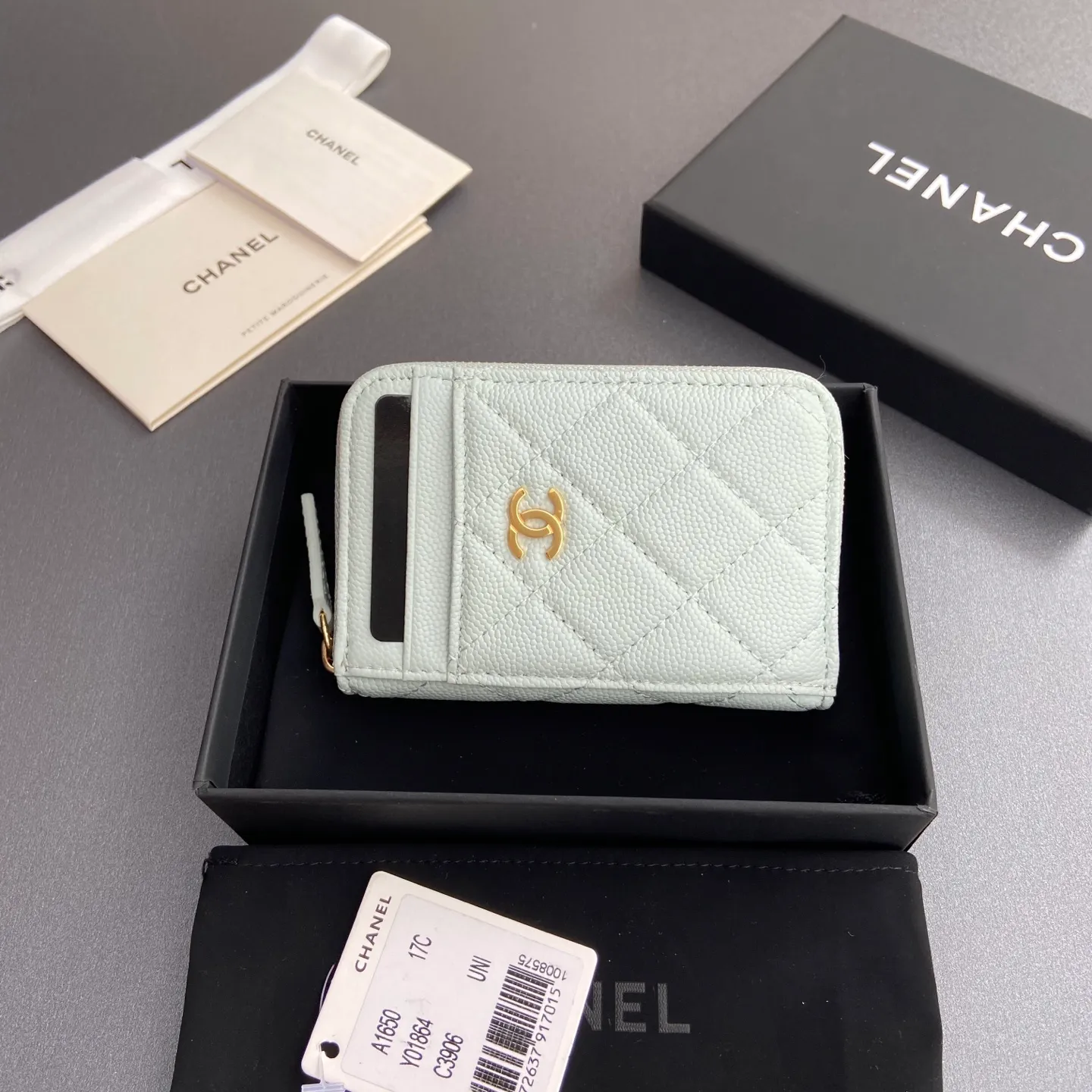 [Special grade hardware original leather] ¥280 Xiaoxiang small zipper bag card holder series with iconic metal logo, gold tone metal hardware, special Italian imported leather 2 card slots wallet bag, 4 card slots Number: 1650 Light blue fine ball pattern light gold steel mark Size: w11×h7.5×2cm