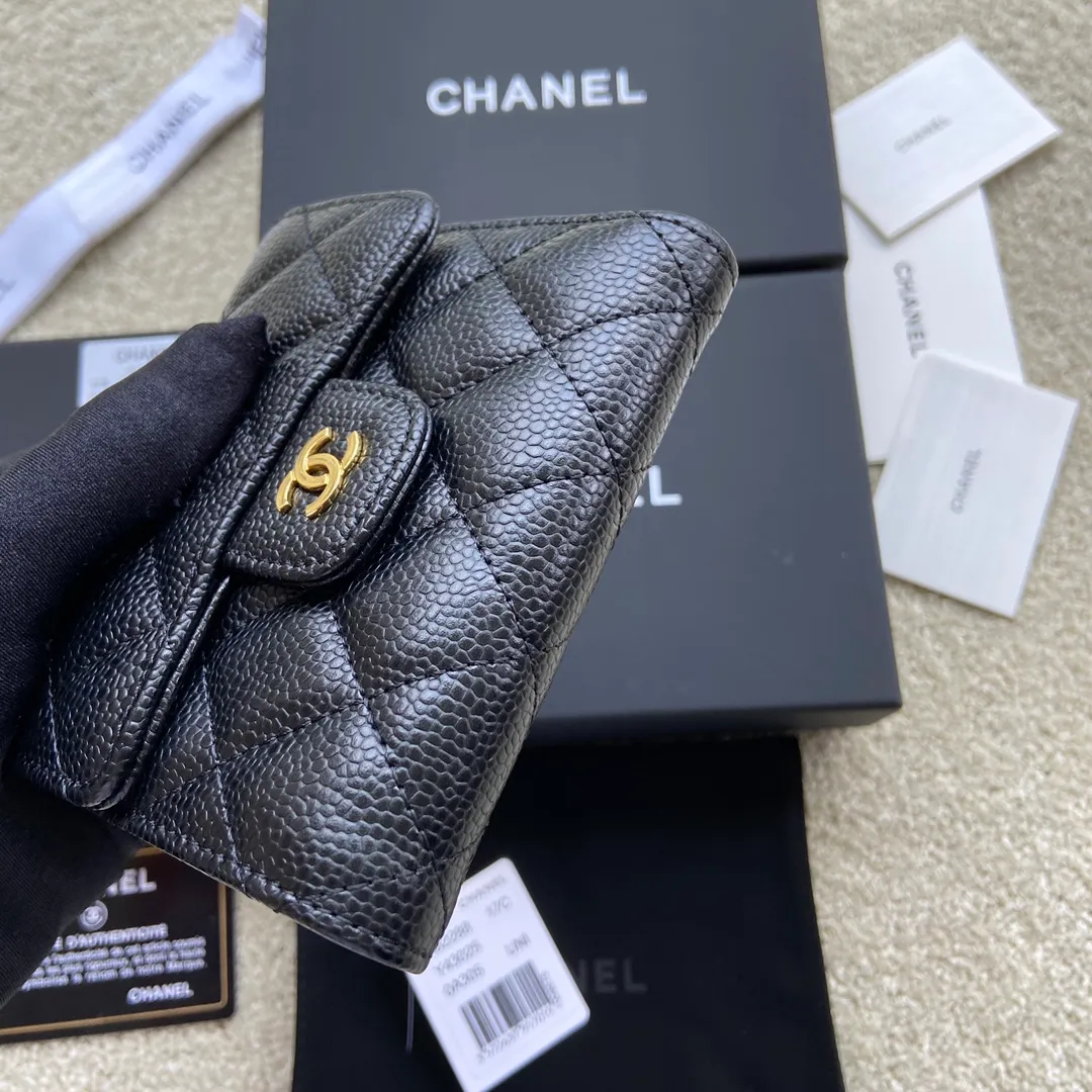 440💰Xiaoxiang imported Italian leather Item number: A82288 Size: w10.5×h11.5×d3cm Color: black ball pattern gold steel mark