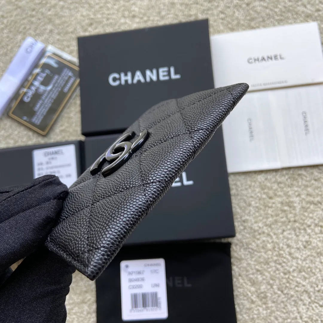 240💰Xiaoxiang imported Italian grained calfskin Item number: AP3934 Size: w11×7.5cm Color: black ball pattern black mark Usage: card holder