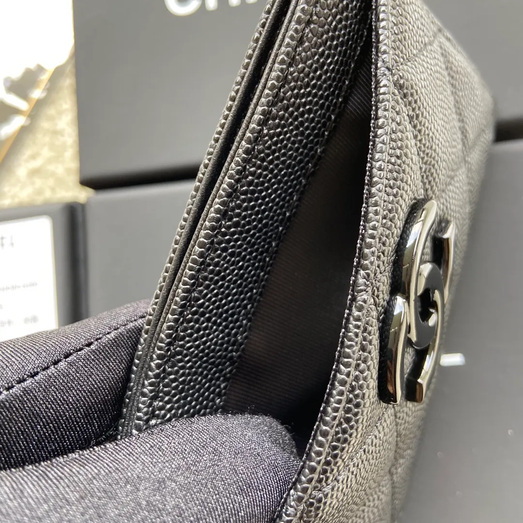 240💰Xiaoxiang imported Italian grained calfskin Item number: AP3934 Size: w11×7.5cm Color: black ball pattern black mark Usage: card holder