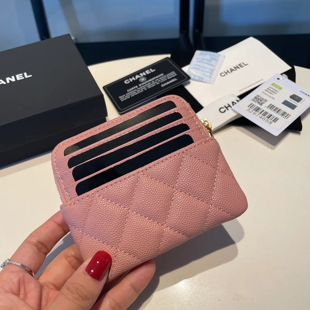 💰420😊Upgraded version💋Chanel🆕 New color colorful fine ball caviar cowhide🐂Classic zipper bag with multiple card slots for change. It can also bring convenience to various bank cards, supermarket cards, shopping cards, and membership cards. It is so small and easy to carry. It is the most fashionable and popular element of coin purses. Do you own it? Comes with the latest complete set of packaging 2061🍃size: 12*9.5cm