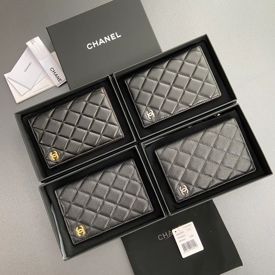 [Special grade hardware original leather] Xiaoxiang passport holder series, quilted with iconic metal logo No.: 80385