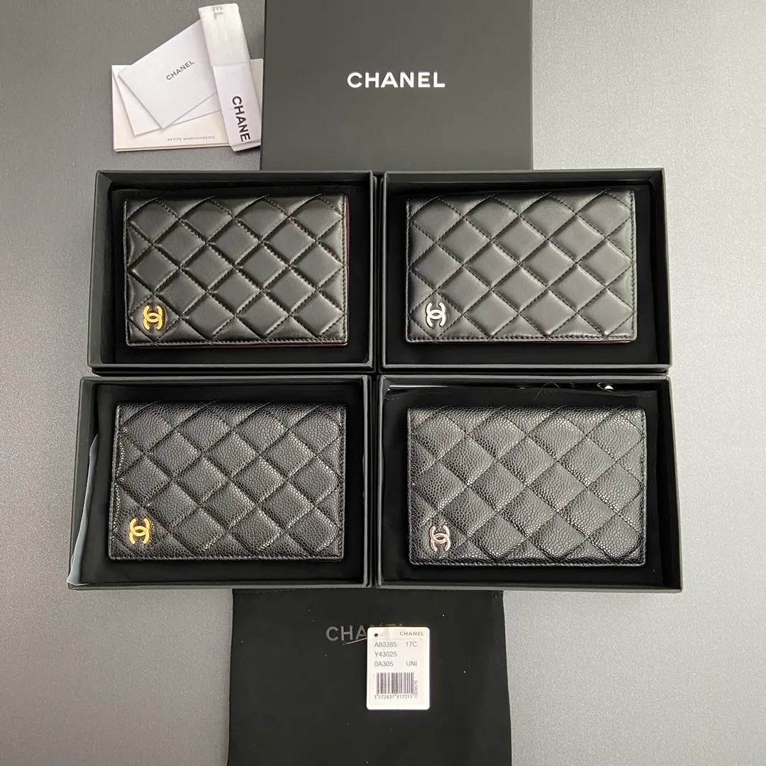 [Special grade hardware original leather] Xiaoxiang passport holder series, quilted with iconic metal logo No.: 80385