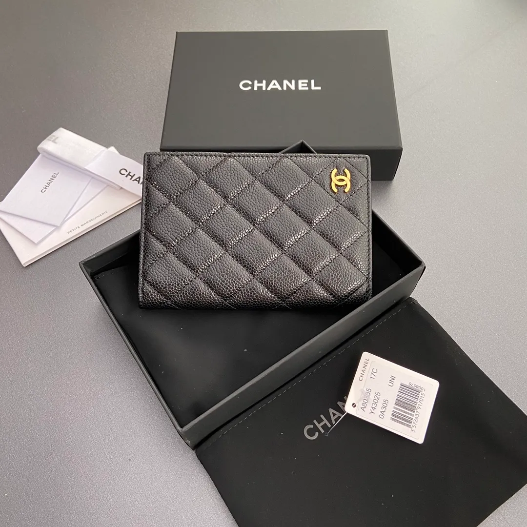 [Special grade hardware original leather] Xiaoxiang passport holder series, quilted with iconic metal logo No.: 80385