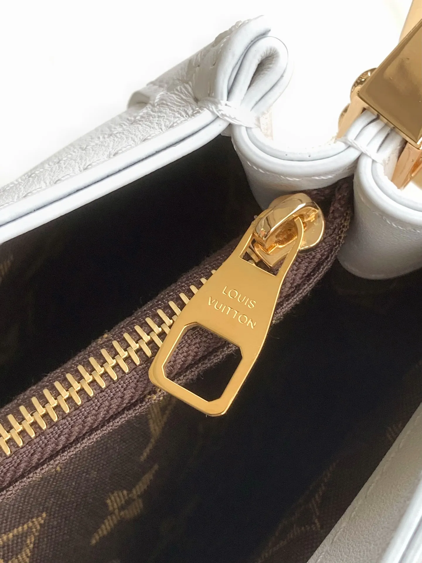 All Categories Chanel Women's Bags (Chanel) Chanel M25048
