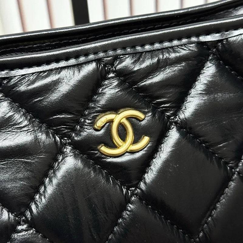 All Categories Official Website "Brand Women's Bags" Women's Bags 💙 Chanel 2026 Official Website CHANEL Oil Wax Leather Wandering Hobo Underarm Bag