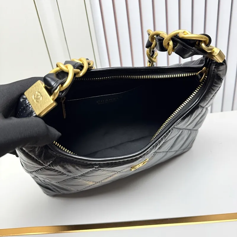 All Categories Official Website "Brand Women's Bags" Women's Bags 💙 Chanel 2026 Official Website CHANEL Oil Wax Leather Wandering Hobo Underarm Bag